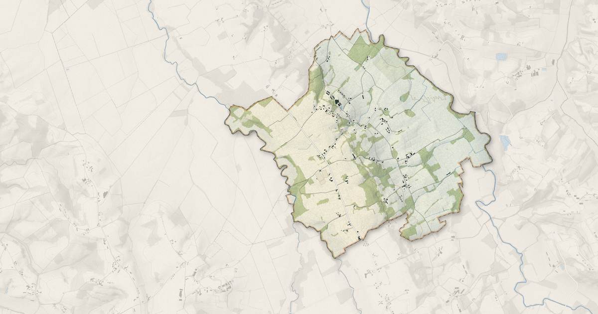Portrait cartographique de Lacajunte : relief, eau, forêts, bâti et voies, calculés à partir des données de l'IGN