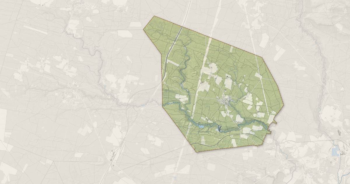 Portrait cartographique de Lesgor : relief, eau, forêts, bâti et voies, calculés à partir des données de l'IGN