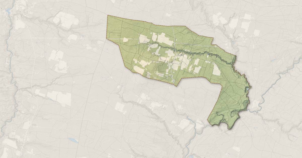 Portrait cartographique de Maillères : relief, eau, forêts, bâti et voies, calculés à partir des données de l'IGN