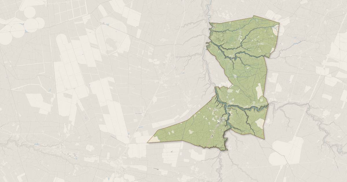 Portrait cartographique de Moustey : relief, eau, forêts, bâti et voies, calculés à partir des données de l'IGN