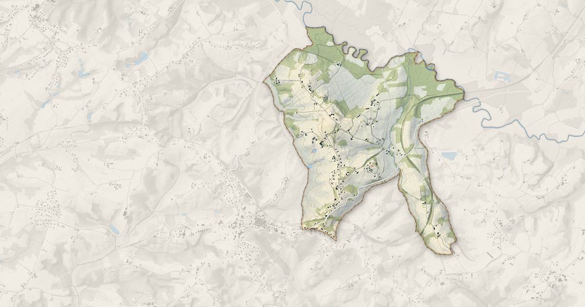 Portrait cartographique de Nousse : relief, eau, forêts, bâti et voies, calculés à partir des données de l'IGN
