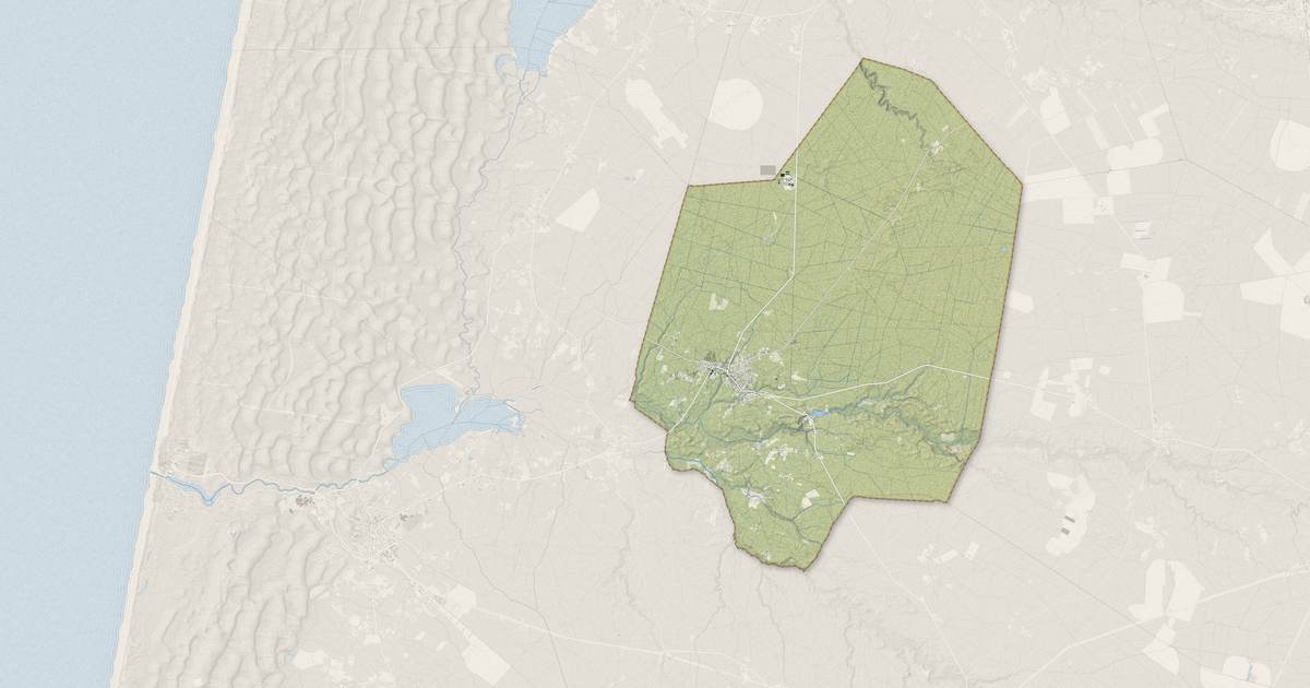 Portrait cartographique de Pontenx-les-Forges : relief, eau, forêts, bâti et voies, calculés à partir des données de l'IGN
