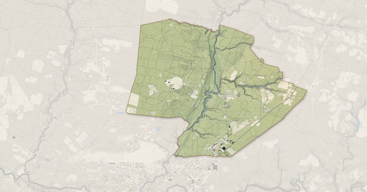 Portrait cartographique de Saint-Avit : relief, eau, forêts, bâti et voies, calculés à partir des données de l'IGN