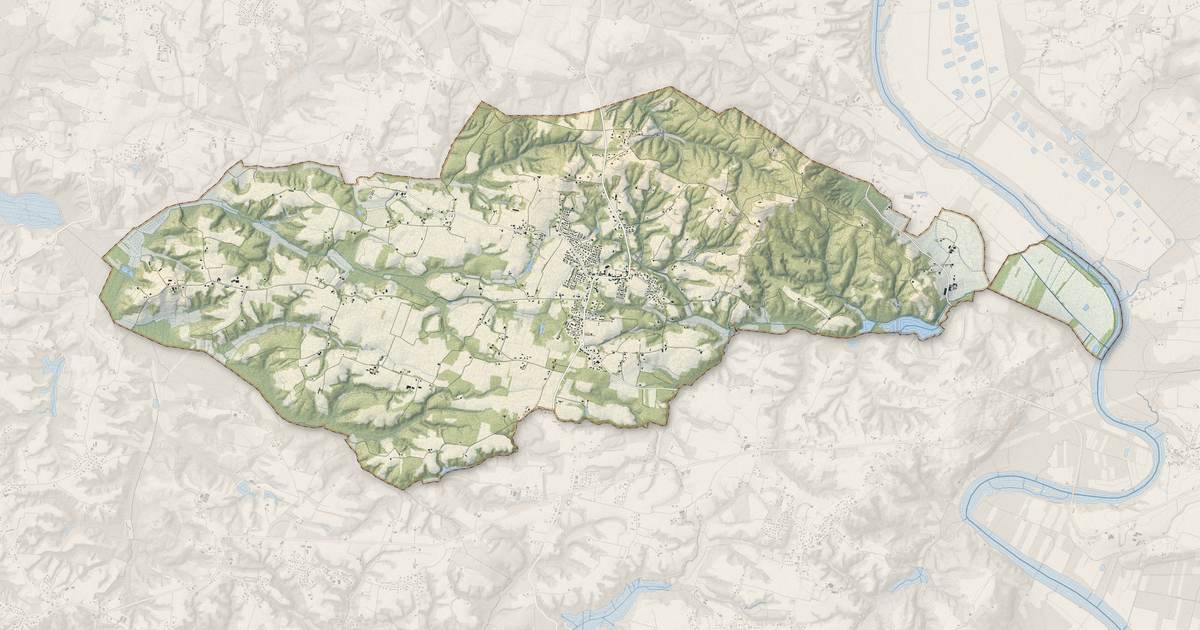 Portrait cartographique de Saint-Martin-de-Hinx : relief, eau, forêts, bâti et voies, calculés à partir des données de l'IGN