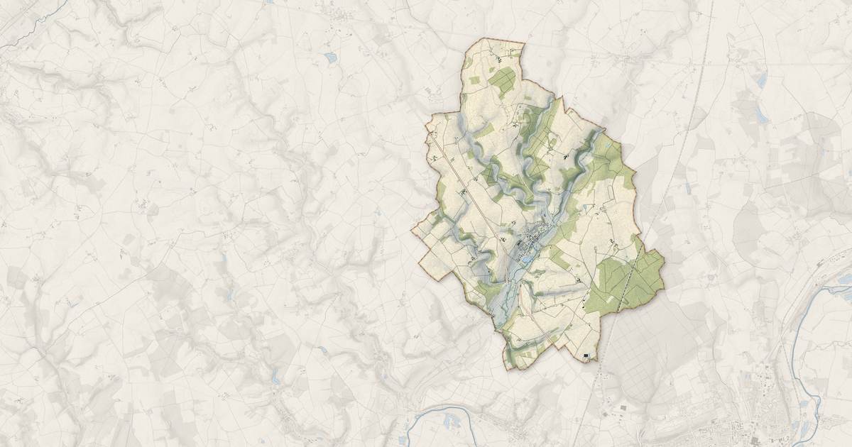 Portrait cartographique de Azé : relief, eau, forêts, bâti et voies, calculés à partir des données de l'IGN