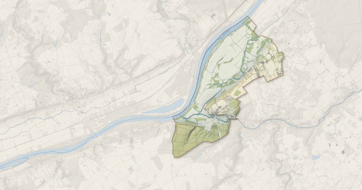Portrait cartographique de Candé-sur-Beuvron : relief, eau, forêts, bâti et voies, calculés à partir des données de l'IGN