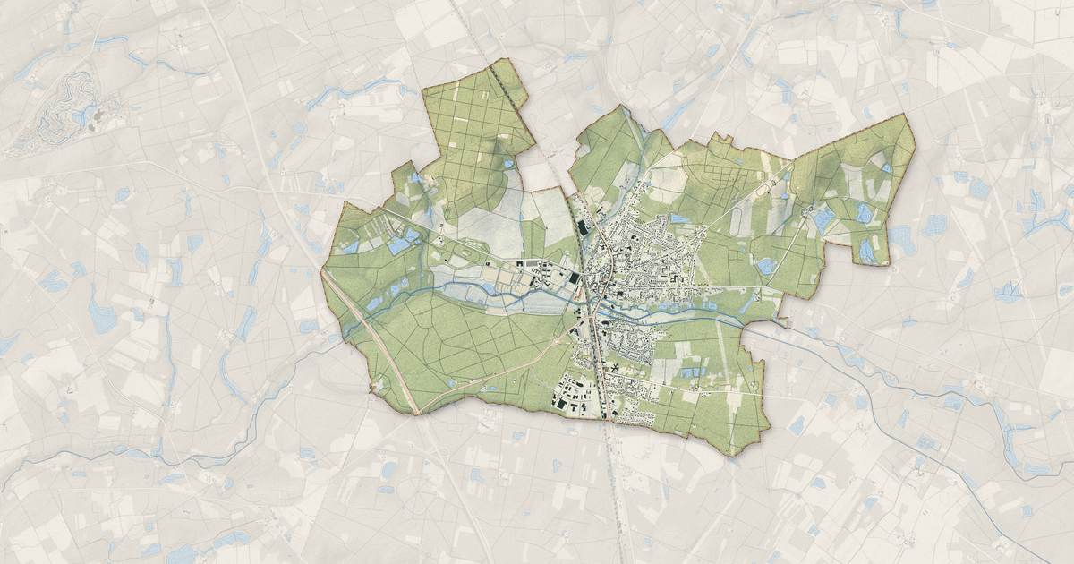 Portrait cartographique de Lamotte-Beuvron : relief, eau, forêts, bâti et voies, calculés à partir des données de l'IGN