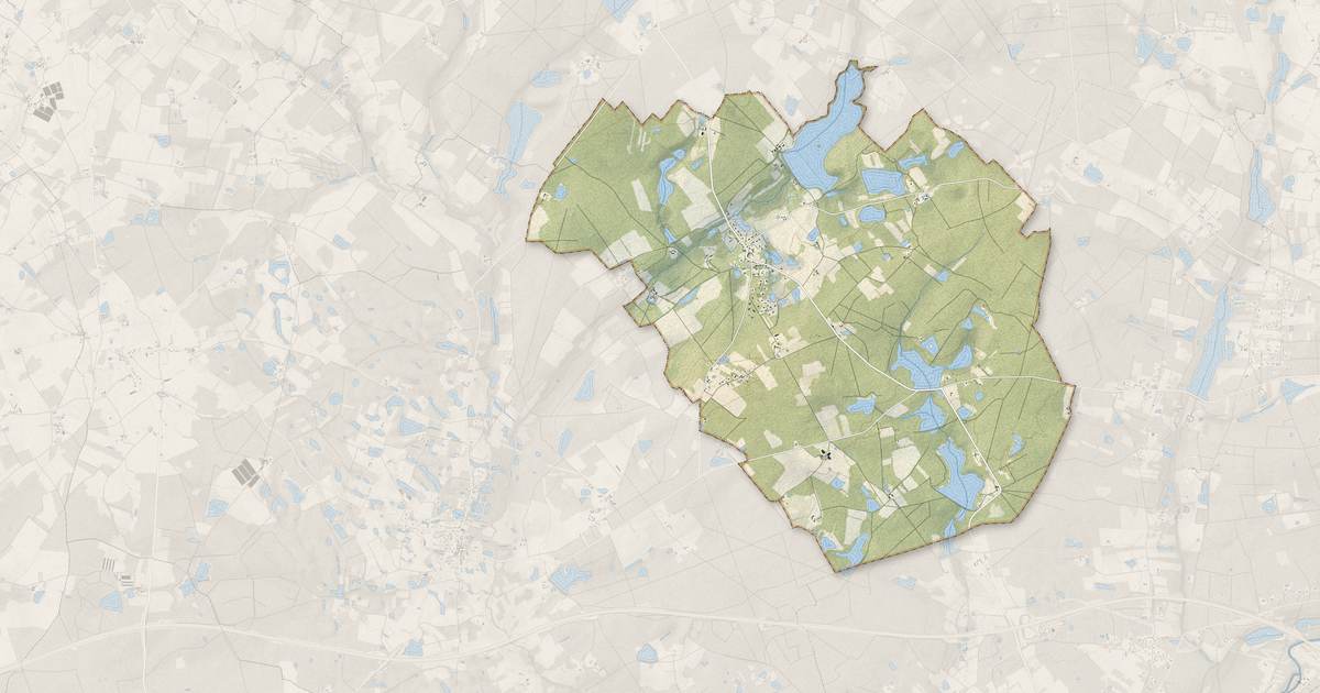 Portrait cartographique de Lassay-sur-Croisne : relief, eau, forêts, bâti et voies, calculés à partir des données de l'IGN
