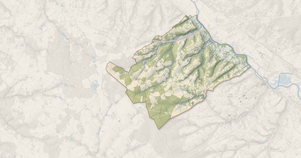 Portrait cartographique de Mareuil-sur-Cher : relief, eau, forêts, bâti et voies, calculés à partir des données de l'IGN