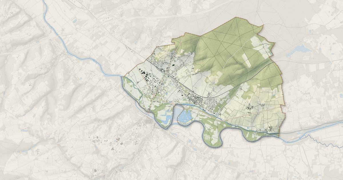 Portrait cartographique de Noyers-sur-Cher : relief, eau, forêts, bâti et voies, calculés à partir des données de l'IGN