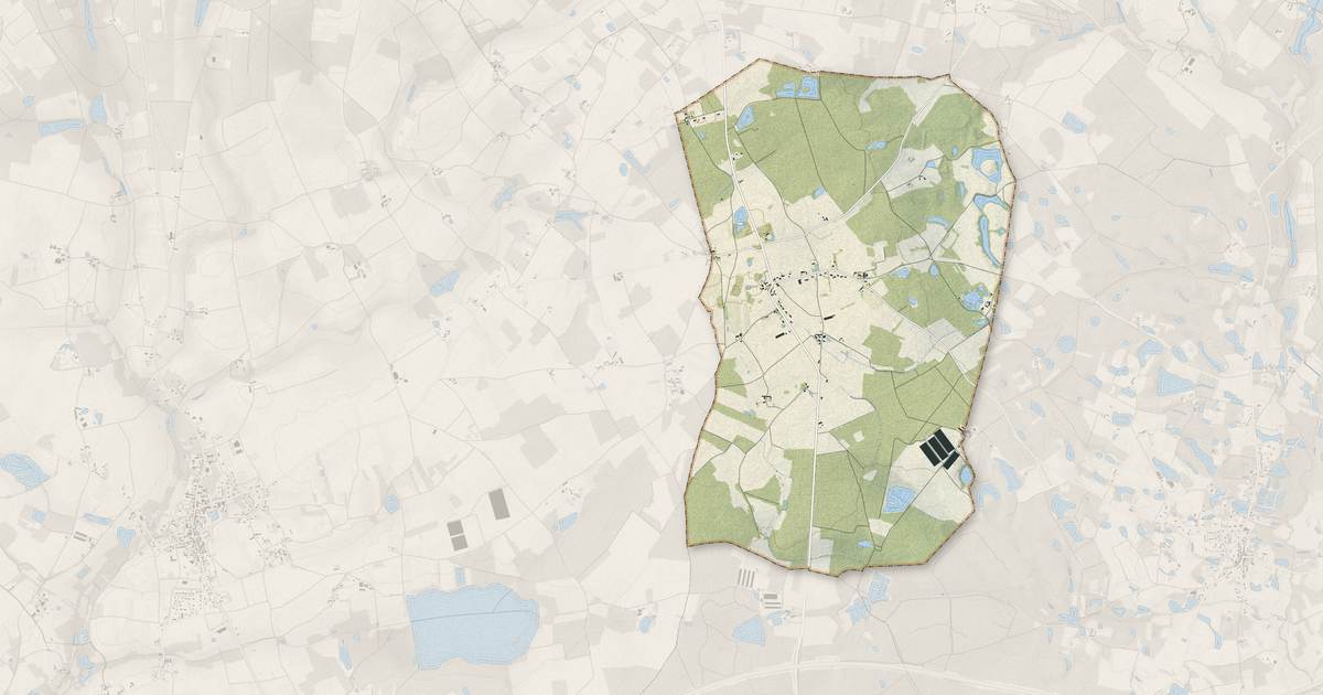 Portrait cartographique de Rougeou : relief, eau, forêts, bâti et voies, calculés à partir des données de l'IGN