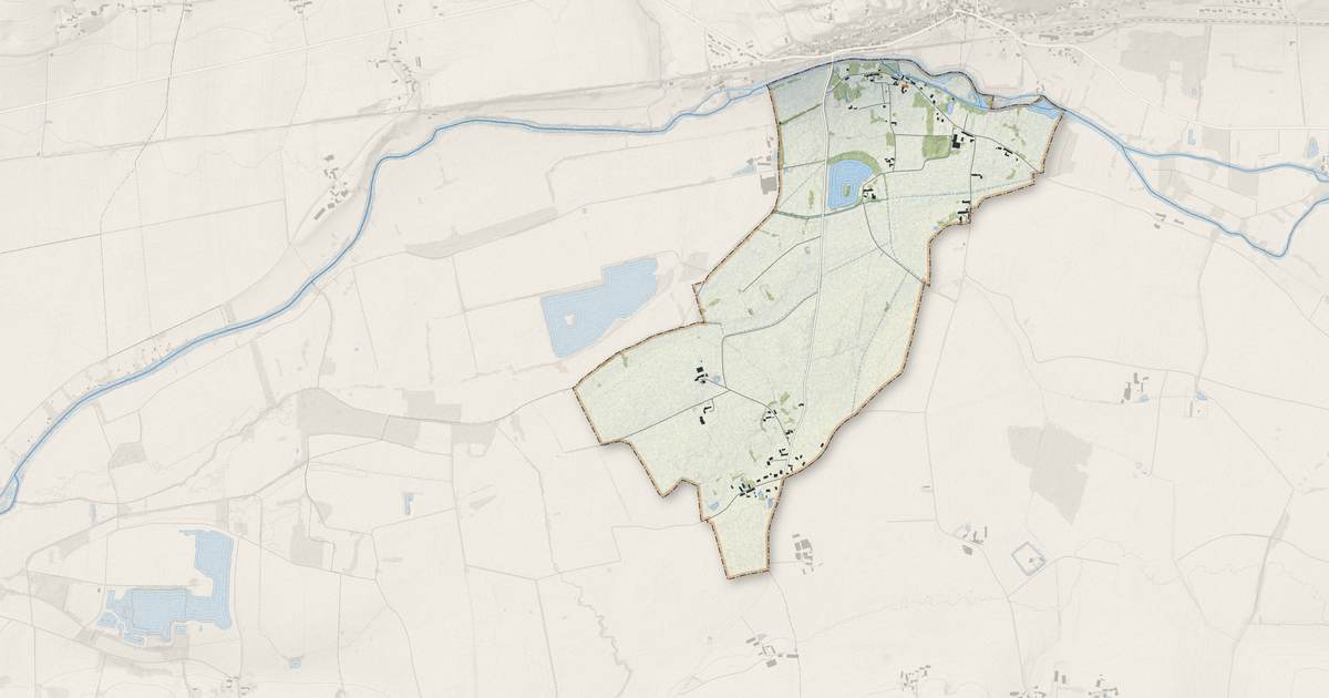 Portrait cartographique de Saint-Jacques-des-Guérets : relief, eau, forêts, bâti et voies, calculés à partir des données de l'IGN