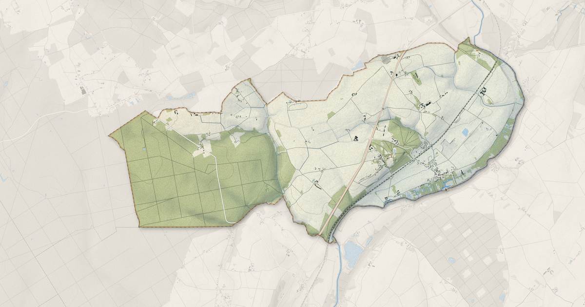 Portrait cartographique de Saint-Jean-Froidmentel : relief, eau, forêts, bâti et voies, calculés à partir des données de l'IGN