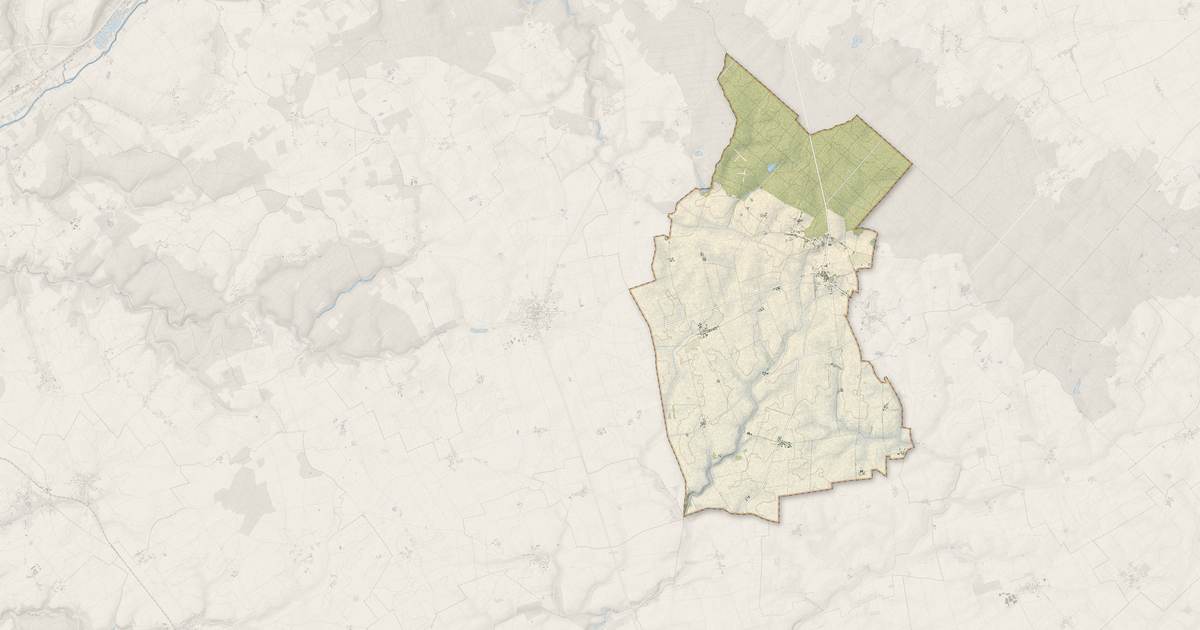 Portrait cartographique de Saint-Léonard-en-Beauce : relief, eau, forêts, bâti et voies, calculés à partir des données de l'IGN