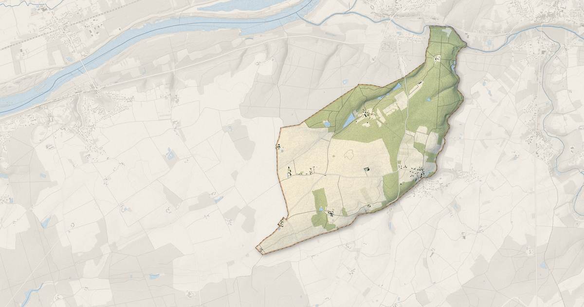 Portrait cartographique de Valaire : relief, eau, forêts, bâti et voies, calculés à partir des données de l'IGN