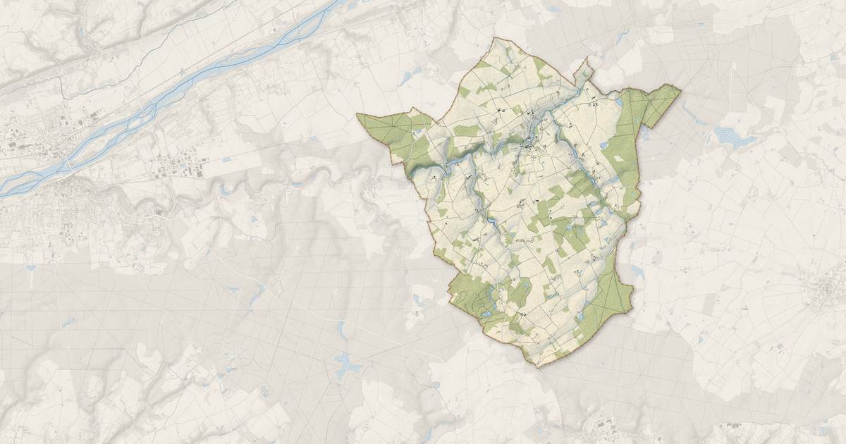 Portrait cartographique de Vallières-les-Grandes : relief, eau, forêts, bâti et voies, calculés à partir des données de l'IGN
