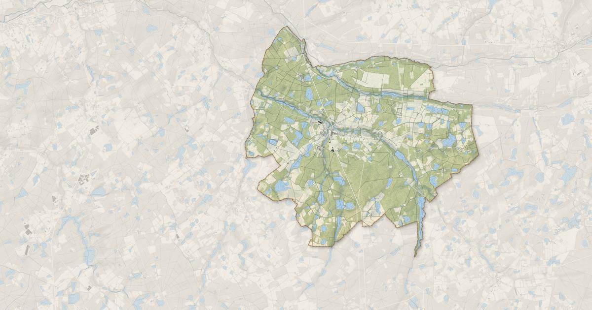 Portrait cartographique de Vernou-en-Sologne : relief, eau, forêts, bâti et voies, calculés à partir des données de l'IGN