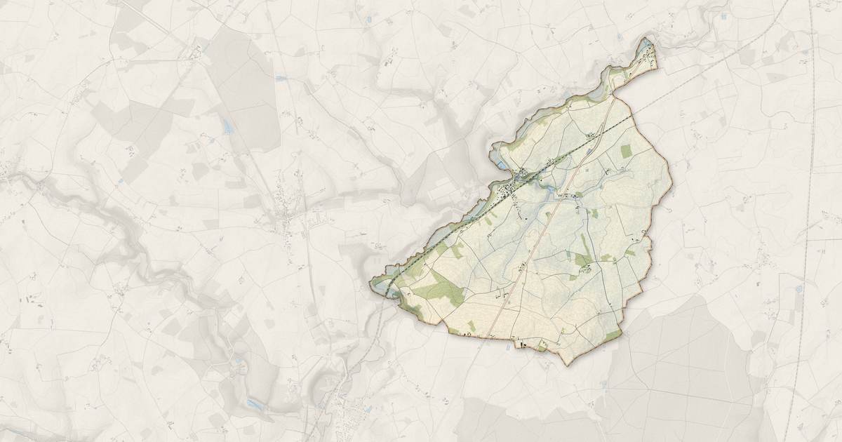 Portrait cartographique de Villechauve : relief, eau, forêts, bâti et voies, calculés à partir des données de l'IGN
