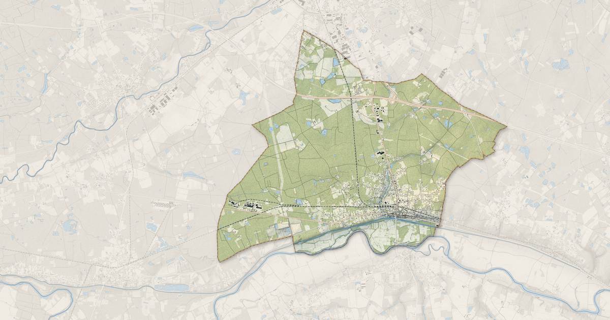 Portrait cartographique de Villefranche-sur-Cher : relief, eau, forêts, bâti et voies, calculés à partir des données de l'IGN