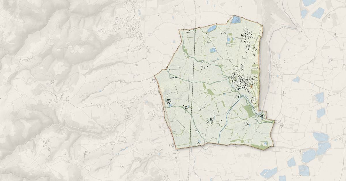 Portrait cartographique de Chalain-d'Uzore : relief, eau, forêts, bâti et voies, calculés à partir des données de l'IGN