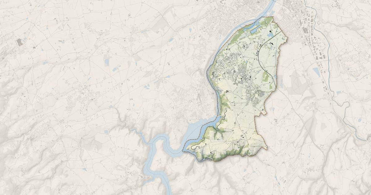 Portrait cartographique de Commelle-Vernay : relief, eau, forêts, bâti et voies, calculés à partir des données de l'IGN