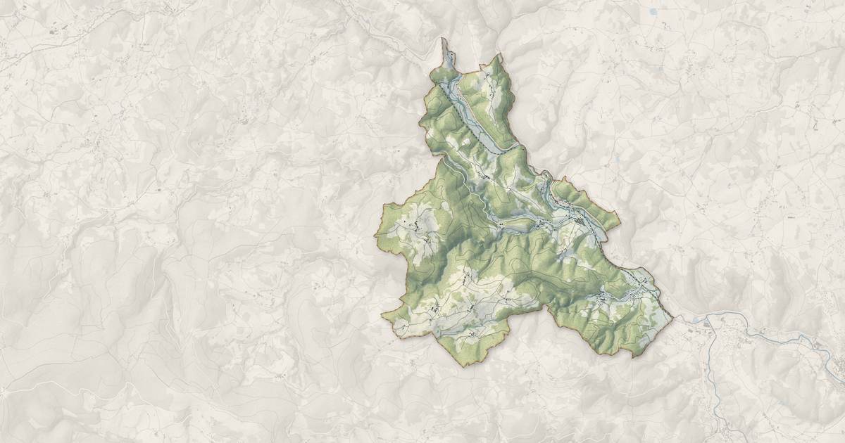 Portrait cartographique de Solore-en-Forez : relief, eau, forêts, bâti et voies, calculés à partir des données de l'IGN