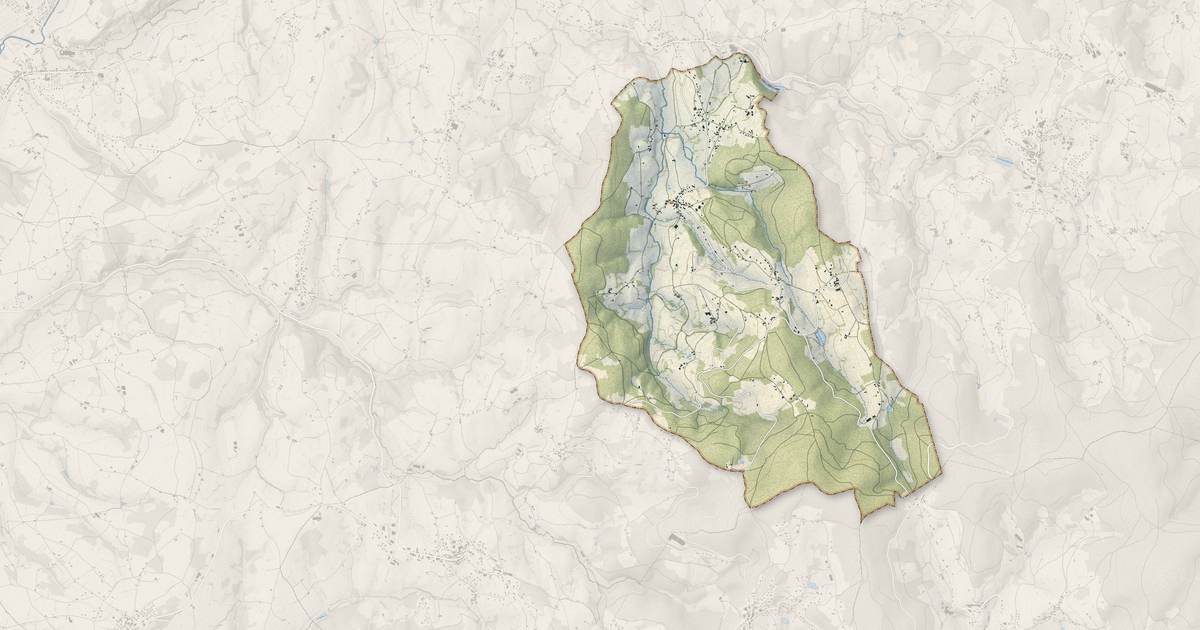 Portrait cartographique de Écoche : relief, eau, forêts, bâti et voies, calculés à partir des données de l'IGN