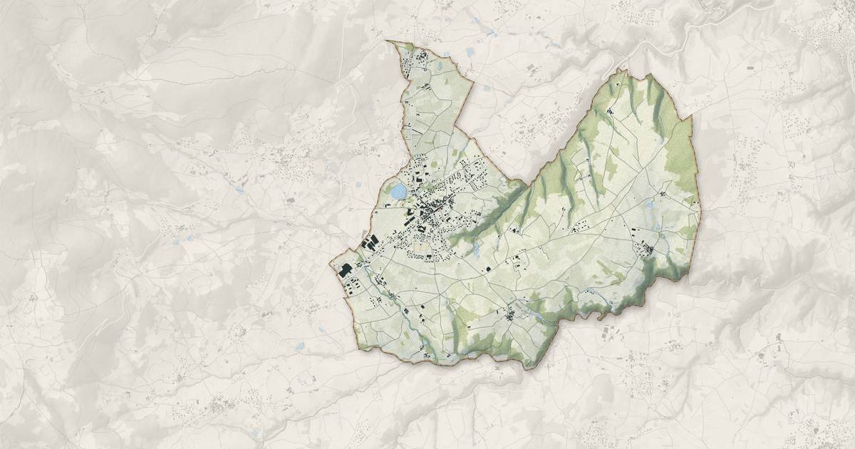 Portrait cartographique de Maclas : relief, eau, forêts, bâti et voies, calculés à partir des données de l'IGN
