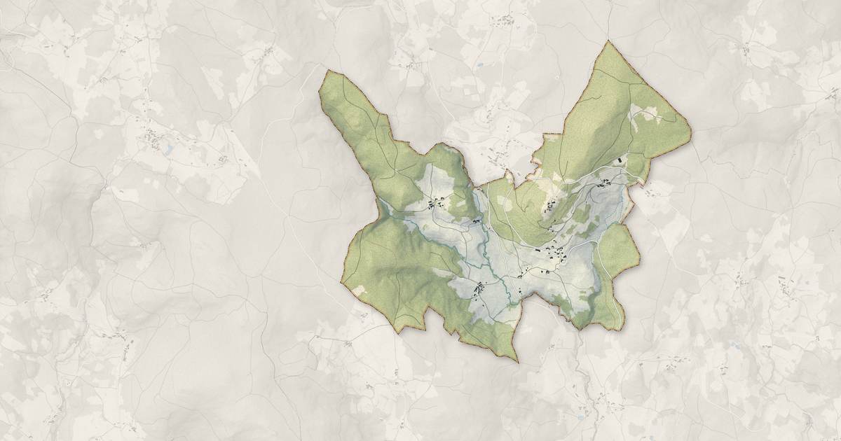 Portrait cartographique de Montarcher : relief, eau, forêts, bâti et voies, calculés à partir des données de l'IGN