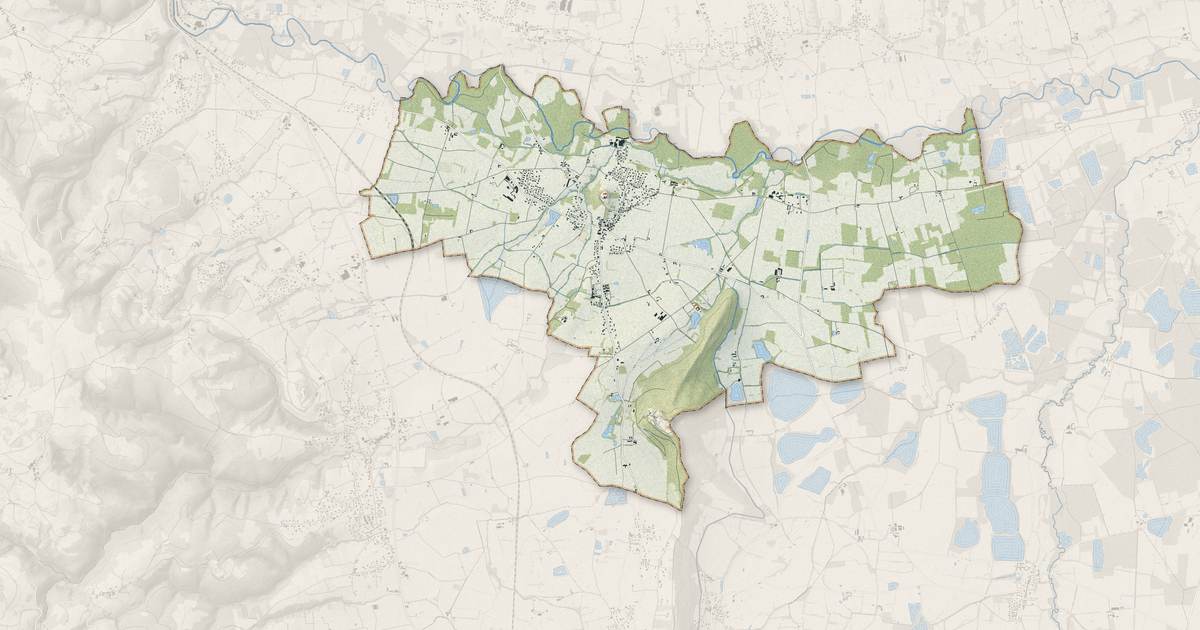 Portrait cartographique de Montverdun : relief, eau, forêts, bâti et voies, calculés à partir des données de l'IGN