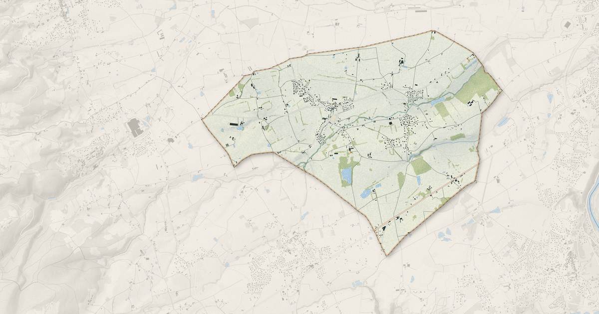 Portrait cartographique de Ouches : relief, eau, forêts, bâti et voies, calculés à partir des données de l'IGN