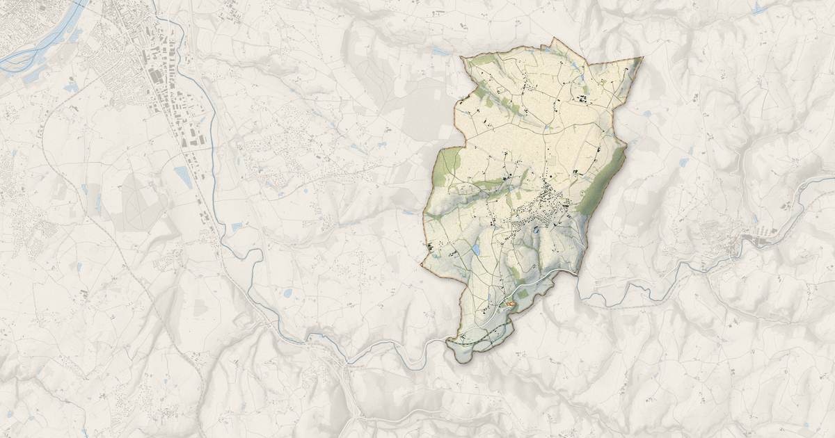 Portrait cartographique de Pradines : relief, eau, forêts, bâti et voies, calculés à partir des données de l'IGN