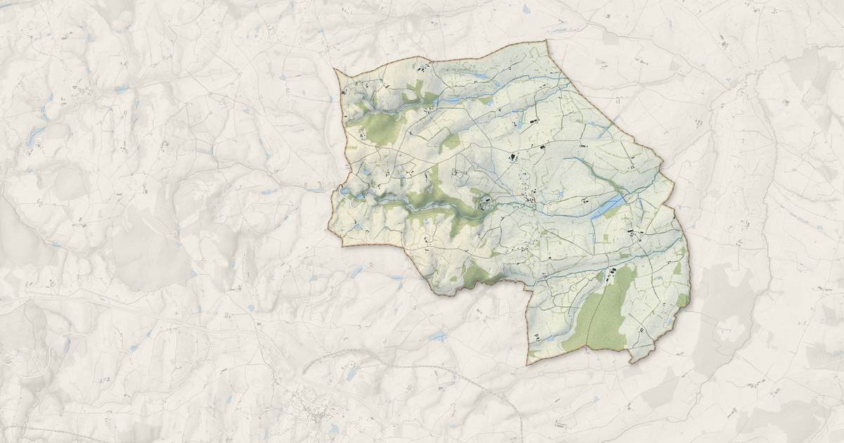 Portrait cartographique de Sail-les-Bains : relief, eau, forêts, bâti et voies, calculés à partir des données de l'IGN