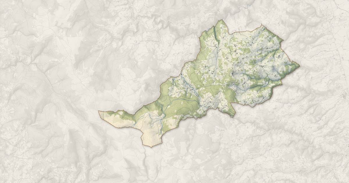 Portrait cartographique de Saint-Bonnet-le-Courreau : relief, eau, forêts, bâti et voies, calculés à partir des données de l'IGN