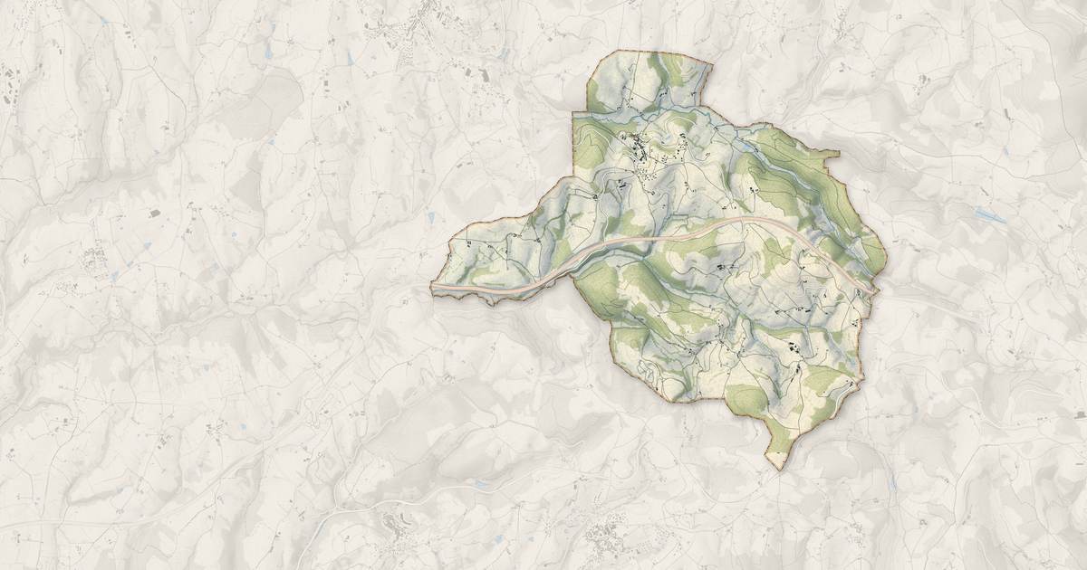 Portrait cartographique de Sainte-Colombe-sur-Gand : relief, eau, forêts, bâti et voies, calculés à partir des données de l'IGN