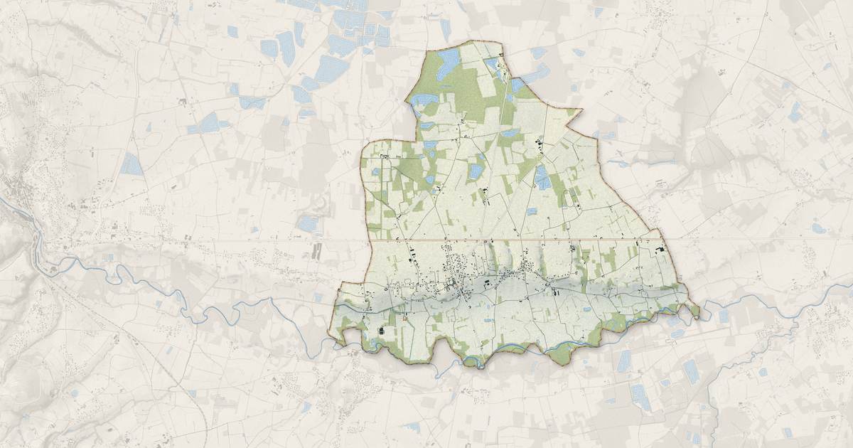 Portrait cartographique de Saint-Étienne-le-Molard : relief, eau, forêts, bâti et voies, calculés à partir des données de l'IGN