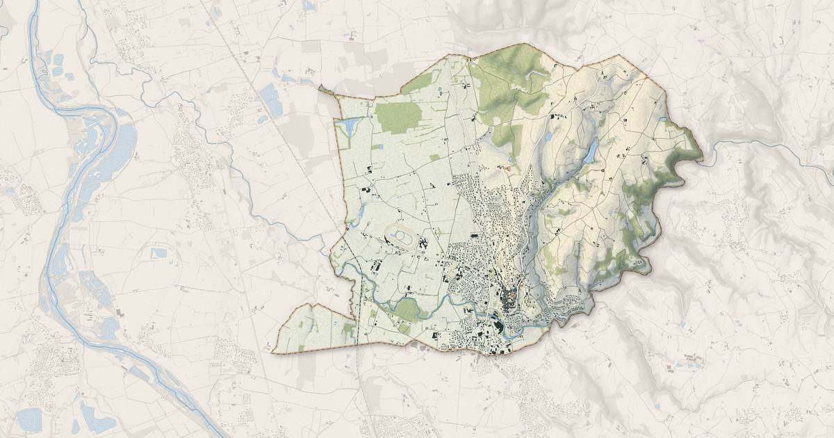 Portrait cartographique de Saint-Galmier : relief, eau, forêts, bâti et voies, calculés à partir des données de l'IGN