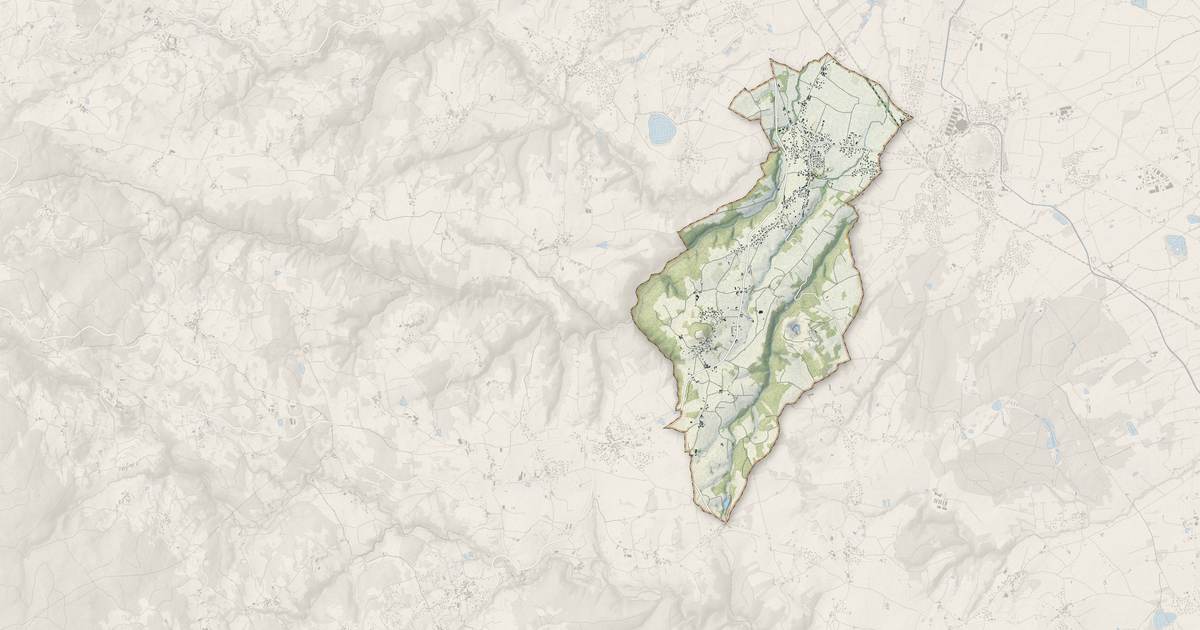 Portrait cartographique de Saint-Georges-Haute-Ville : relief, eau, forêts, bâti et voies, calculés à partir des données de l'IGN