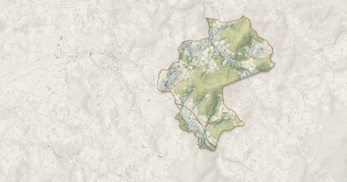 Portrait cartographique de Saint-Germain-la-Montagne : relief, eau, forêts, bâti et voies, calculés à partir des données de l'IGN
