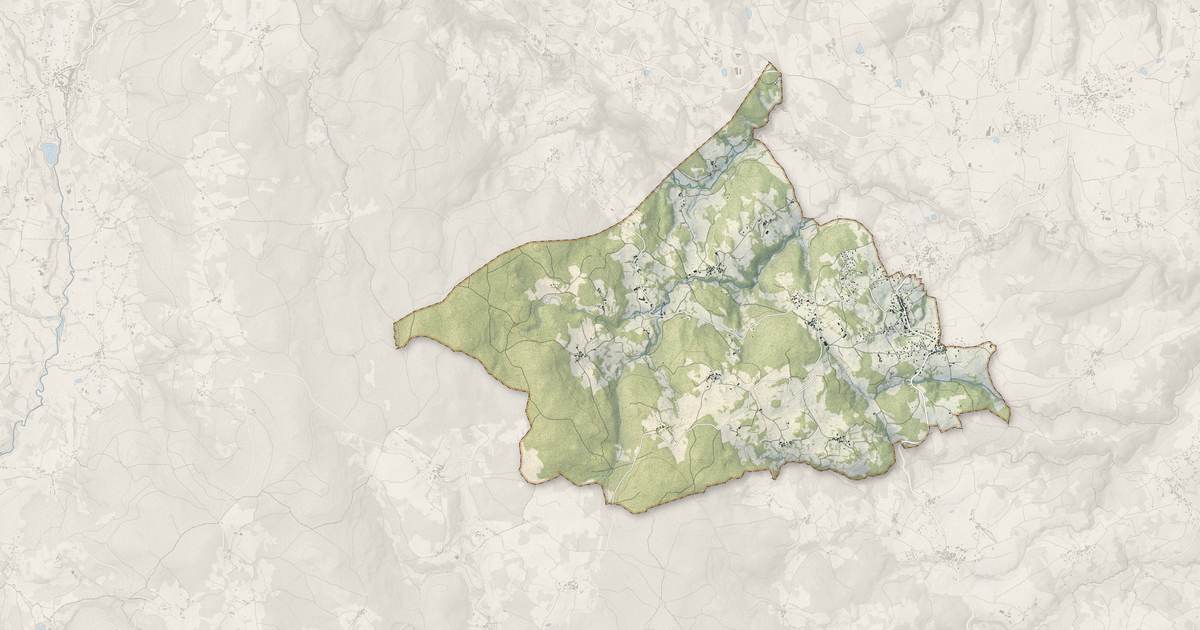 Portrait cartographique de Saint-Jean-Soleymieux : relief, eau, forêts, bâti et voies, calculés à partir des données de l'IGN
