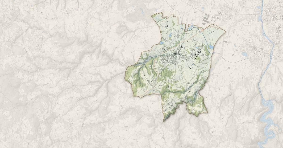 Portrait cartographique de Saint-Marcellin-en-Forez : relief, eau, forêts, bâti et voies, calculés à partir des données de l'IGN