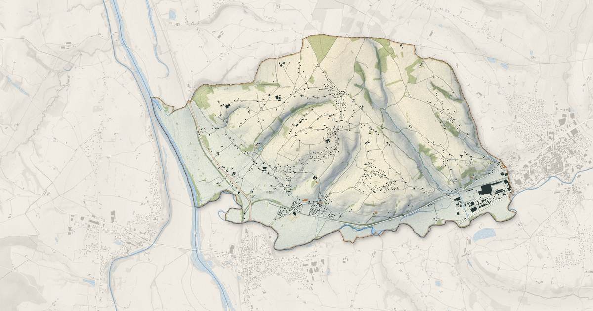 Portrait cartographique de Saint-Nizier-sous-Charlieu : relief, eau, forêts, bâti et voies, calculés à partir des données de l'IGN