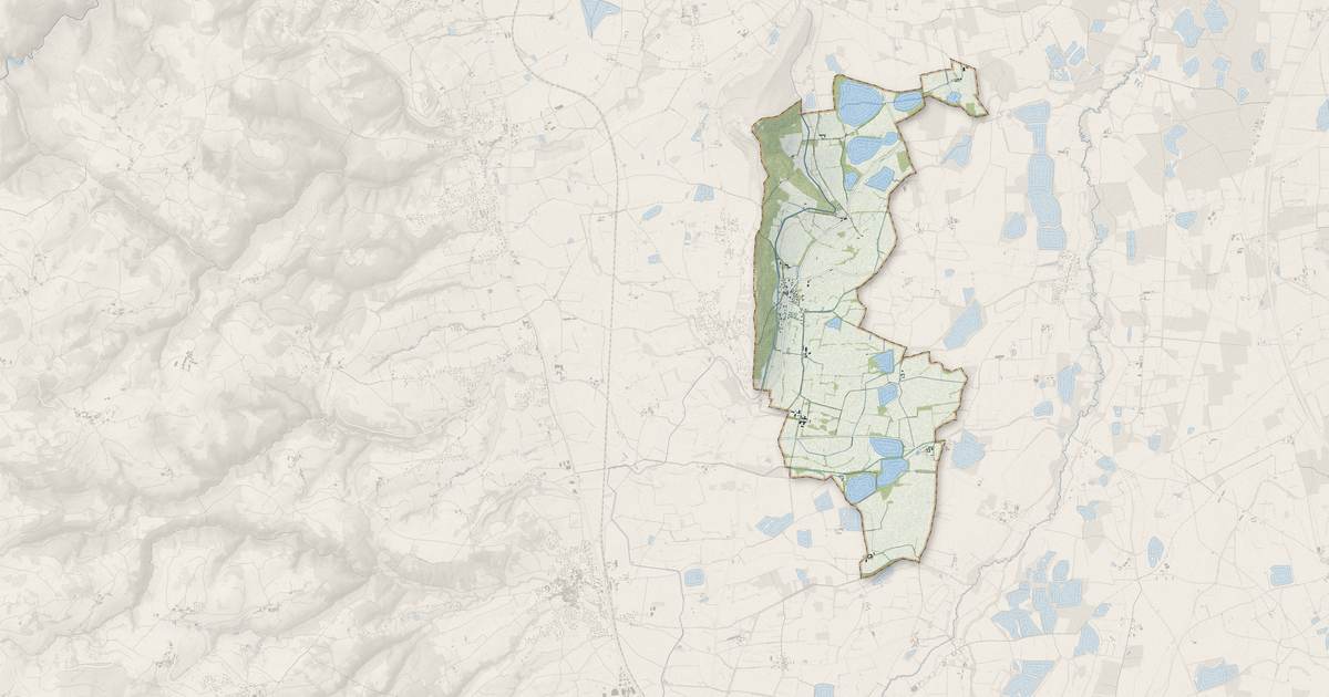 Portrait cartographique de Saint-Paul-d'Uzore : relief, eau, forêts, bâti et voies, calculés à partir des données de l'IGN