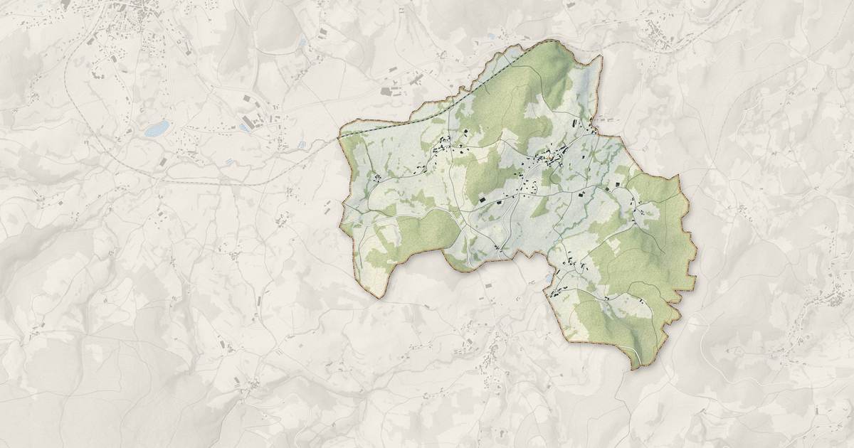Portrait cartographique de Saint-Priest-la-Vêtre : relief, eau, forêts, bâti et voies, calculés à partir des données de l'IGN