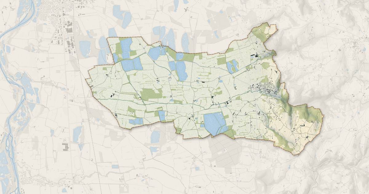 Portrait cartographique de Valeille : relief, eau, forêts, bâti et voies, calculés à partir des données de l'IGN
