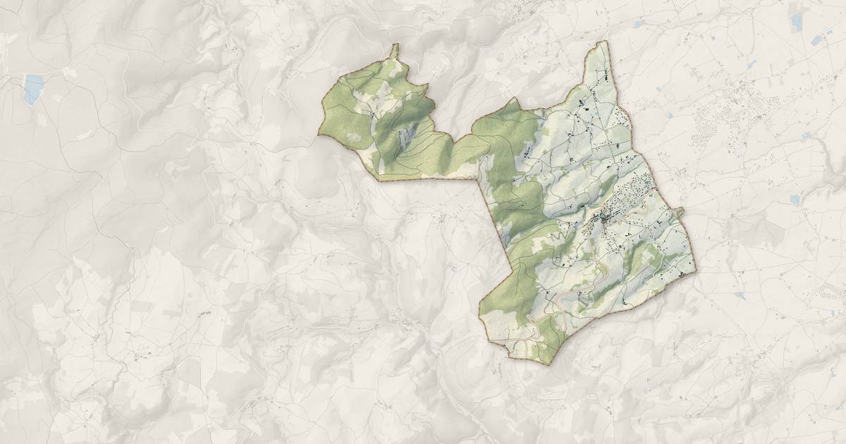 Portrait cartographique de Villemontais : relief, eau, forêts, bâti et voies, calculés à partir des données de l'IGN