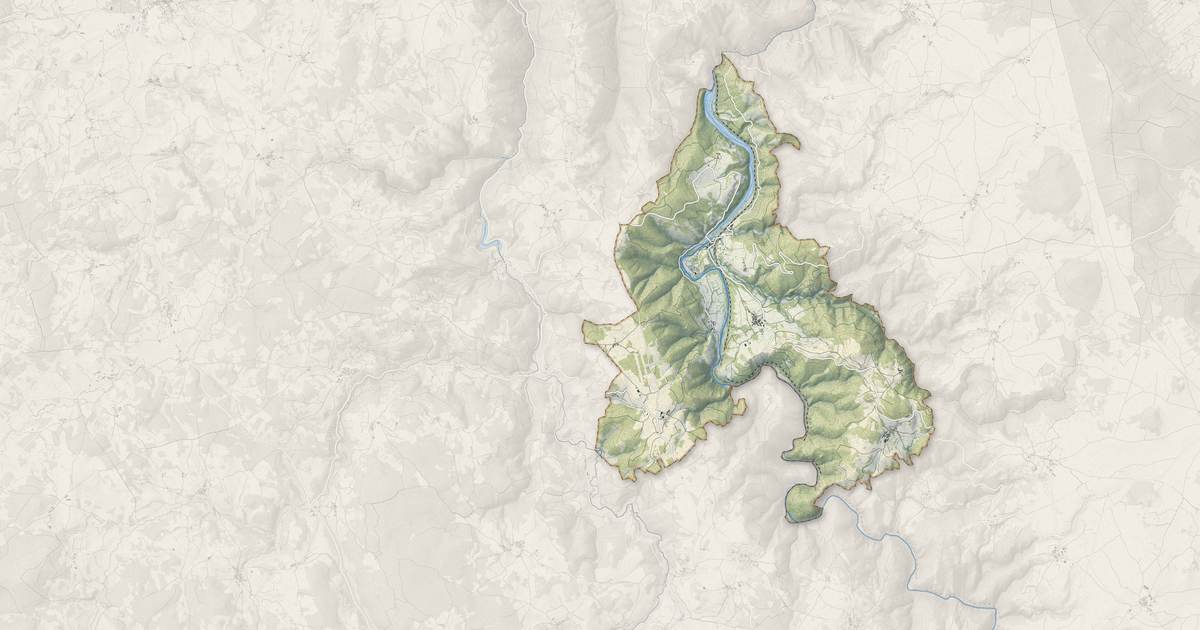 Portrait cartographique de Alleyras : relief, eau, forêts, bâti et voies, calculés à partir des données de l'IGN