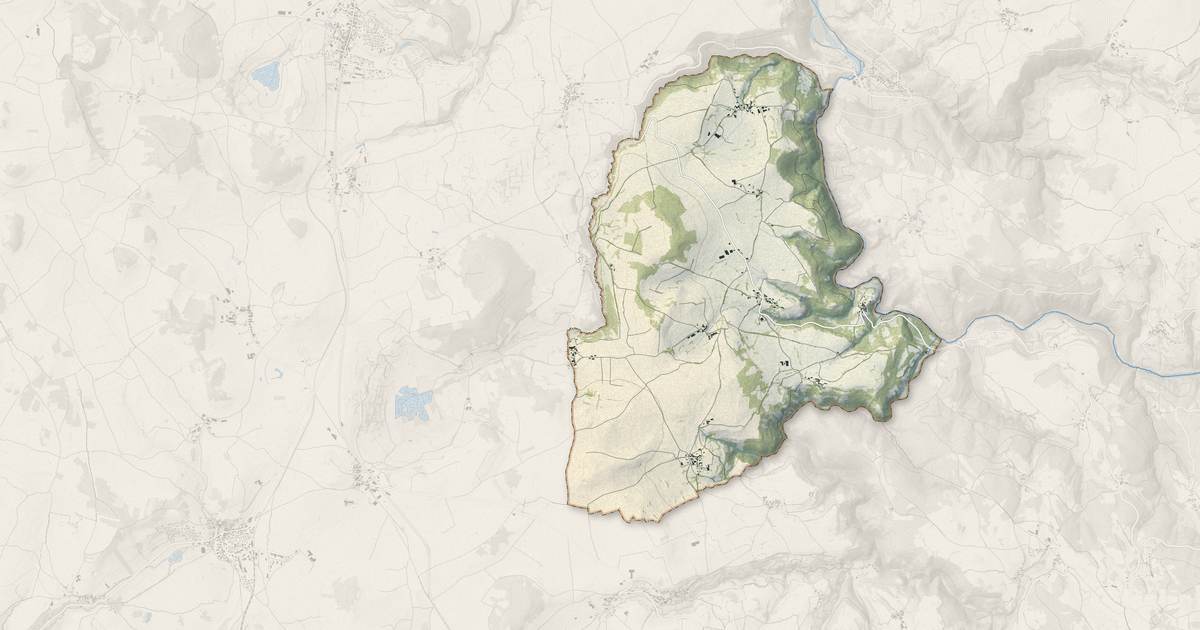 Portrait cartographique de Arlempdes : relief, eau, forêts, bâti et voies, calculés à partir des données de l'IGN