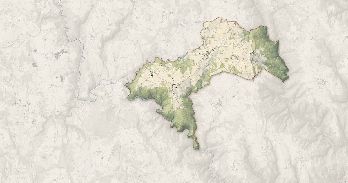 Portrait cartographique de Boisset : relief, eau, forêts, bâti et voies, calculés à partir des données de l'IGN
