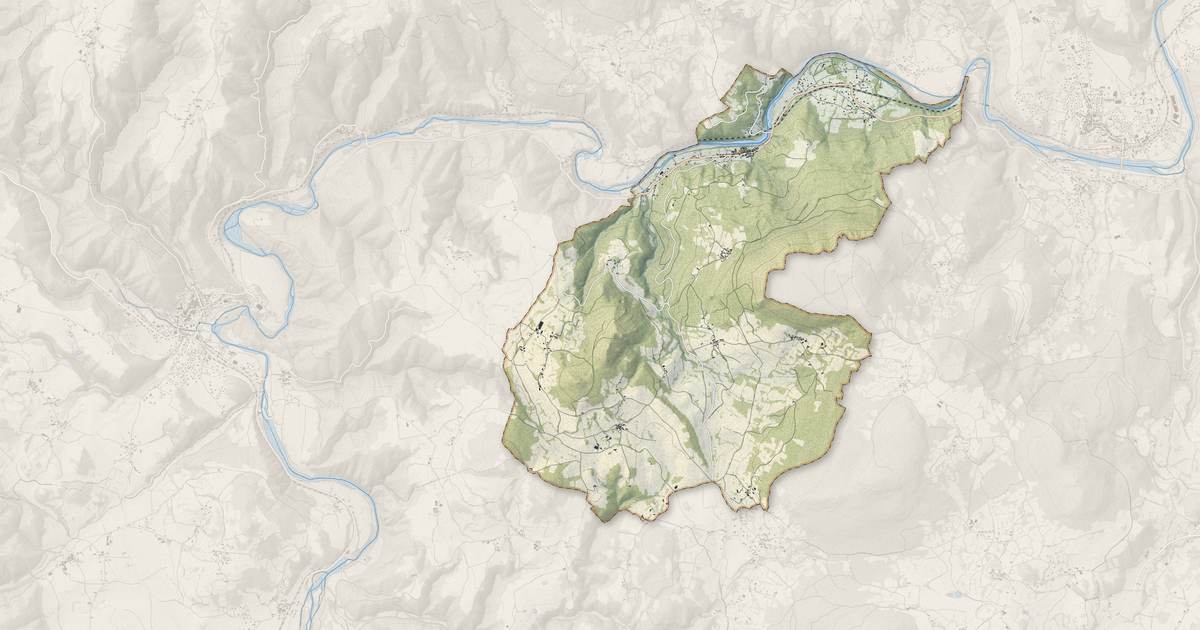 Portrait cartographique de Chamalières-sur-Loire : relief, eau, forêts, bâti et voies, calculés à partir des données de l'IGN